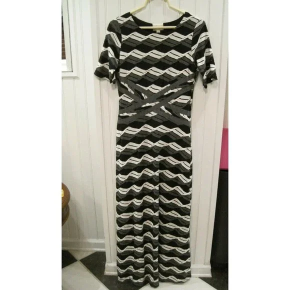 Beige by eci | Dresses | Beige By Eci 6 Blackwhite Stripe Knit Short Sleeve Lined Maxi Dress Stretch | Poshmark Beige by eci | Dresses | Beige By Eci 6 Blackwhite Stripe Knit Short Sleeve Lined Maxi Dress Stretch | Poshmark